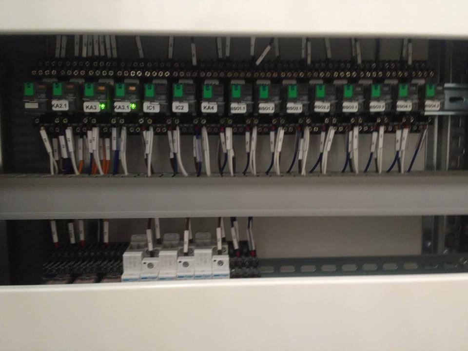 Installation électrique pour enseigne de distribution — réalisation HE2M à Libourne