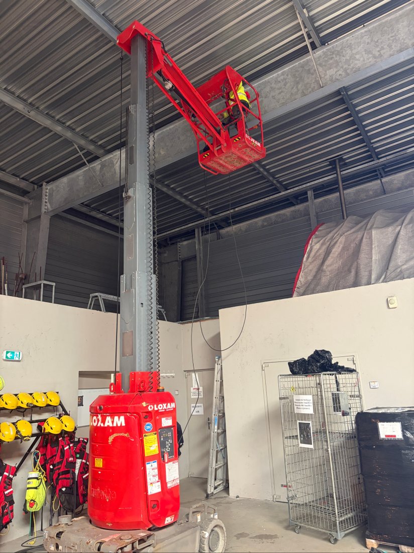 Installation électrique pour enseigne de distribution — réalisation HE2M à Libourne