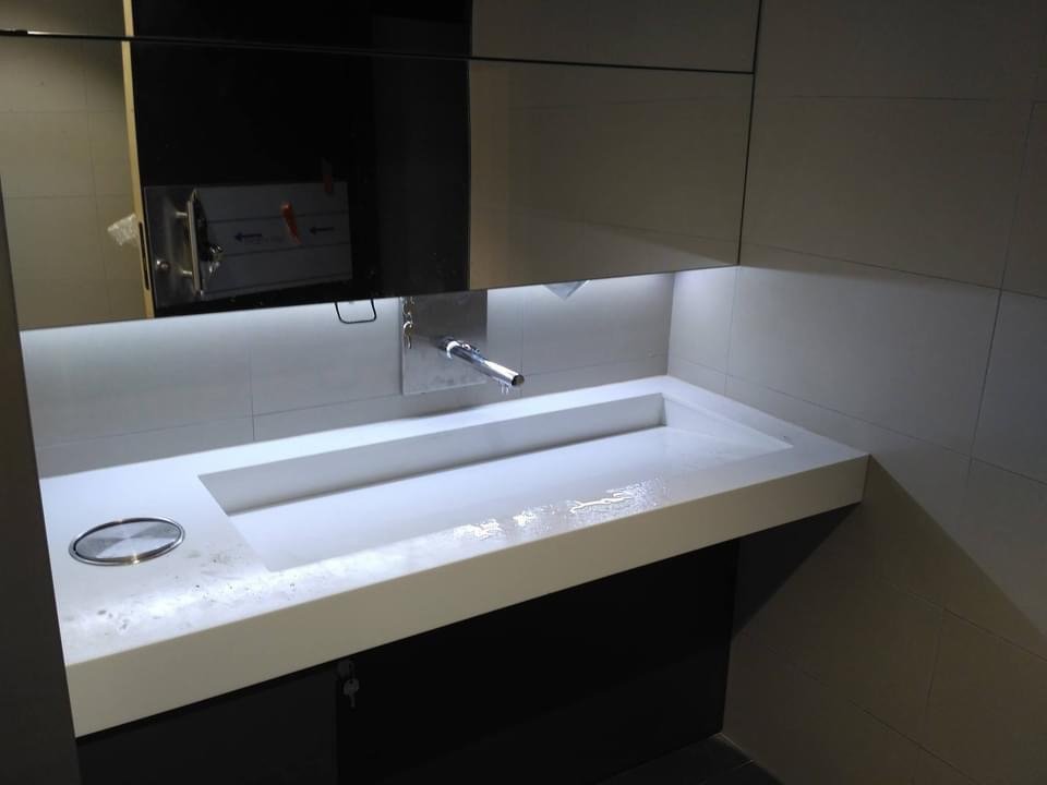 Travaux d'électricité pour professionnels — réalisation HE2M à Libourne